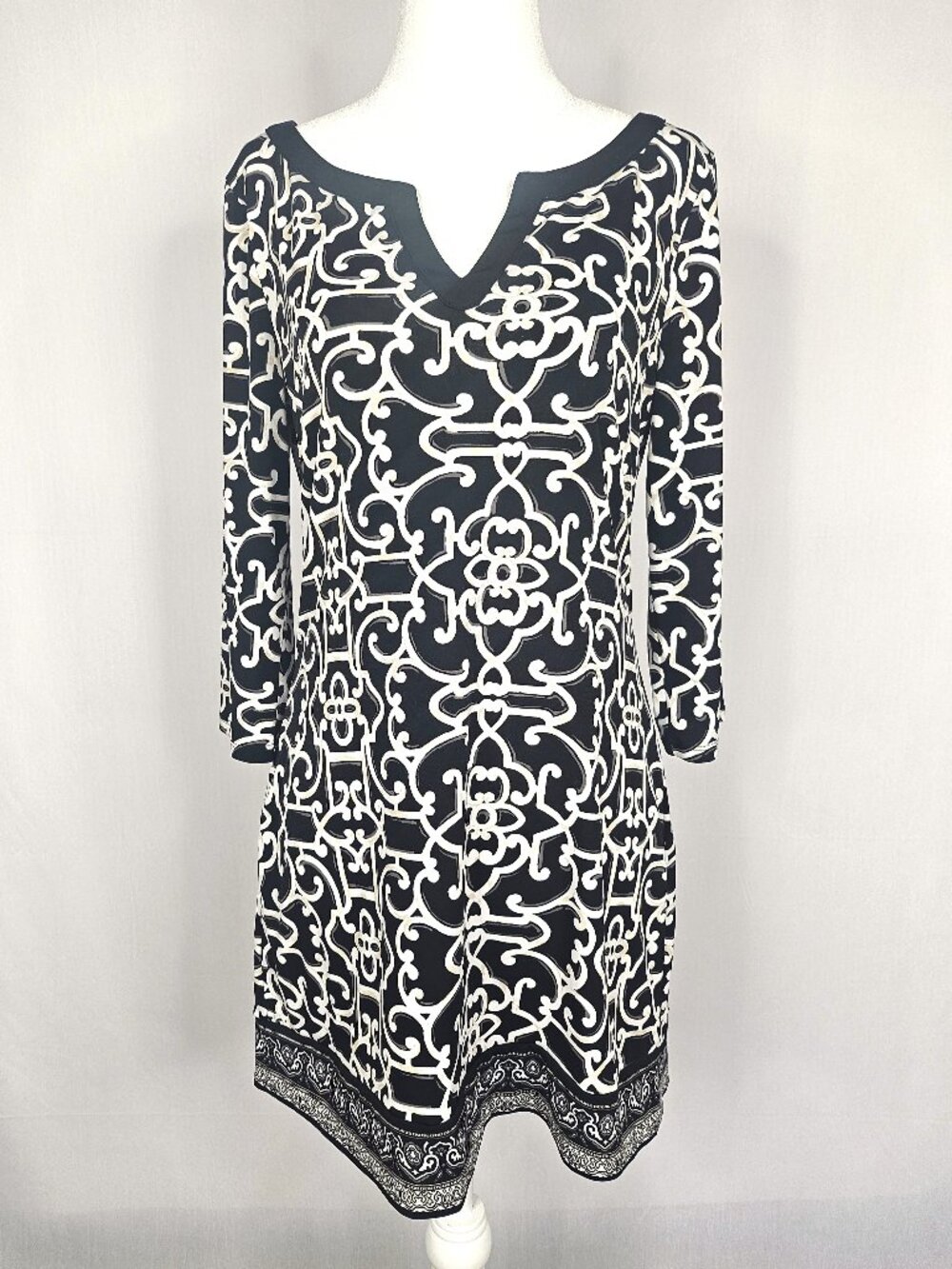 White House Black Market | Scroll Print Tunic Top | Black White | Size Small